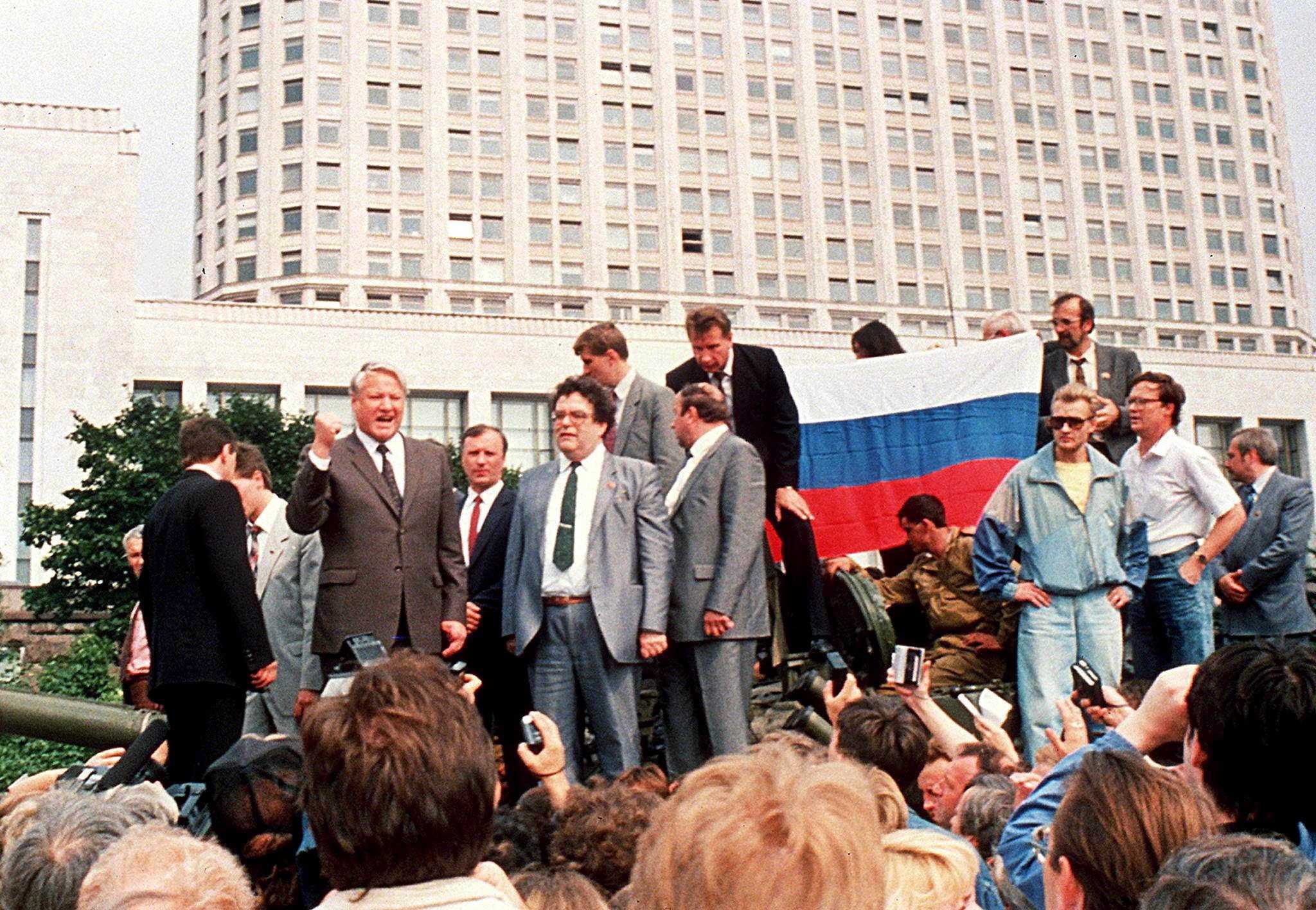 Октябрьский путч кратко