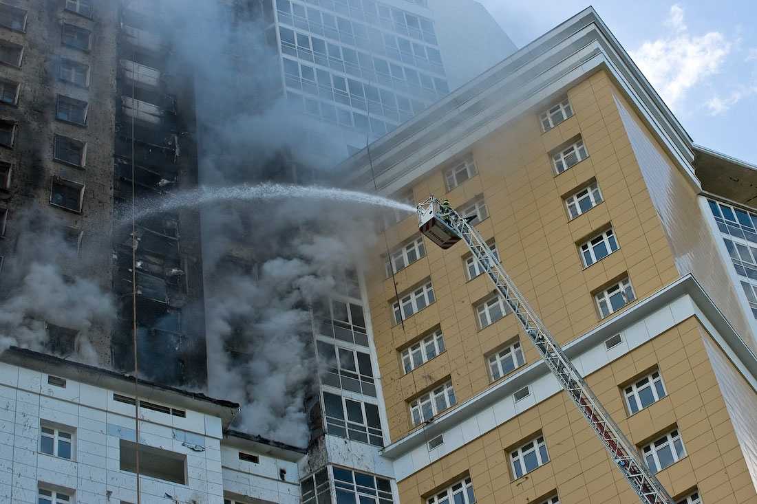 Особенности тушения пожаров в зданиях повышенной этажности