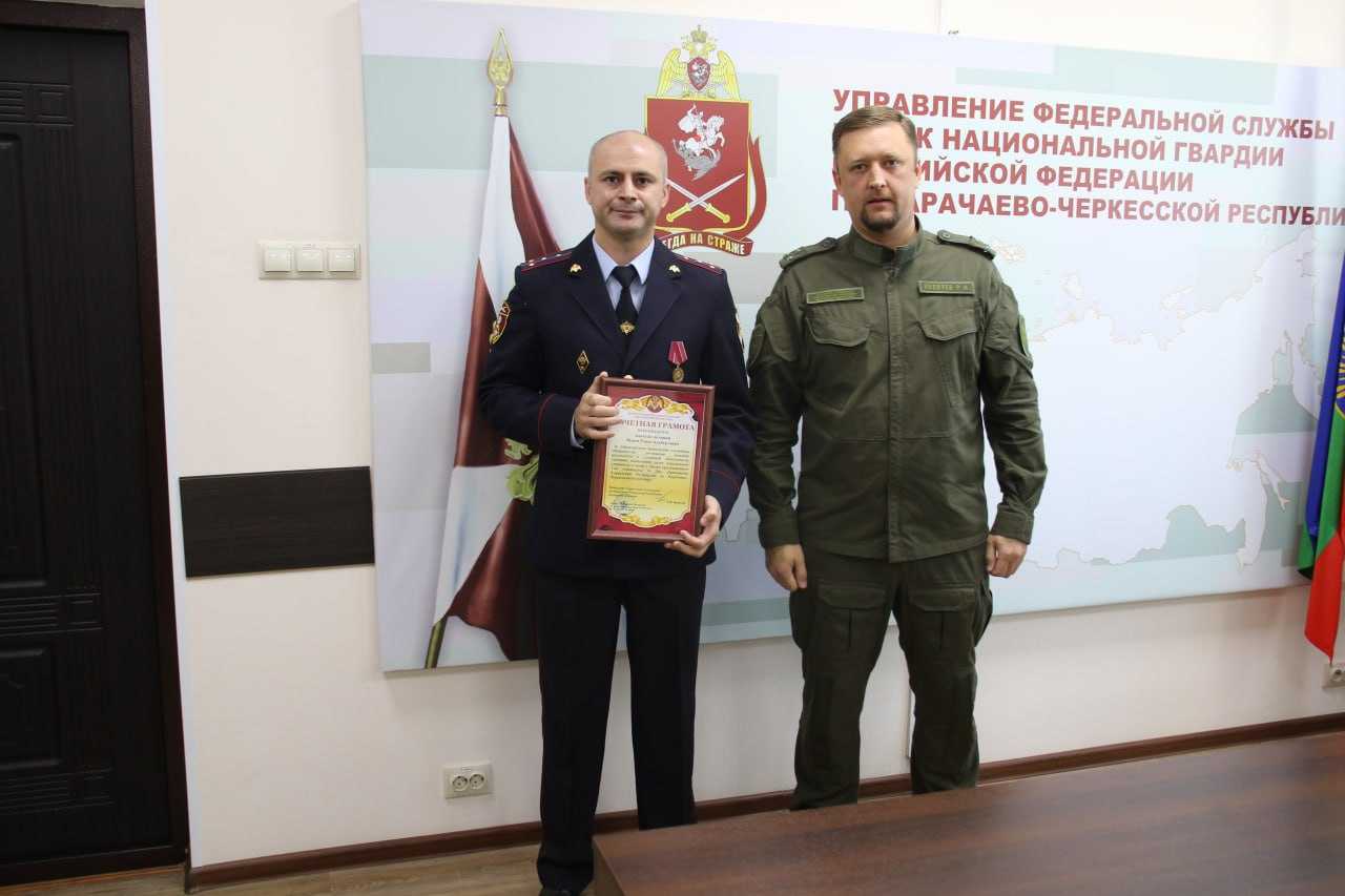 В чем отличия грамоты от благодарности, какой документ лучше и важнее