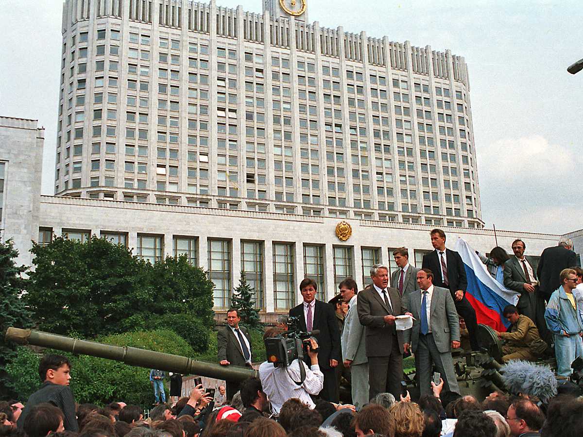 Октябрьский путч кратко